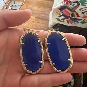 Kendra Scott Danielle drop earrings in Sapphire blue